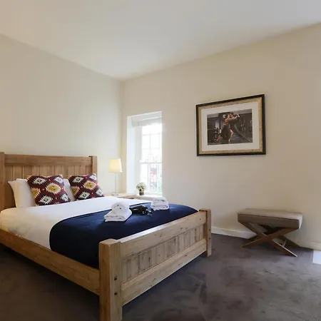 A Luxurious City Centre White Regency Townhouse With Terrace & Patio