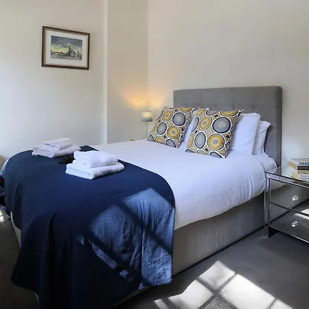 Tatil Evi A Luxurious Centre White Regency Townhouse With Terrace & Patio